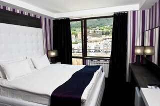 Отель Grand Hotel Shumen Шумен Представительский двухместный номер с 1 кроватью и балконом-1