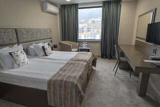 Отель Grand Hotel Shumen Шумен Представительский двухместный номер с 1 кроватью, бесплатная парковка-11