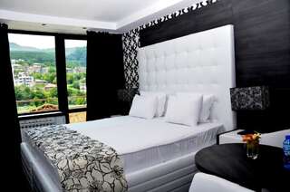 Отель Grand Hotel Shumen Шумен Представительский двухместный номер с 1 кроватью и балконом-5
